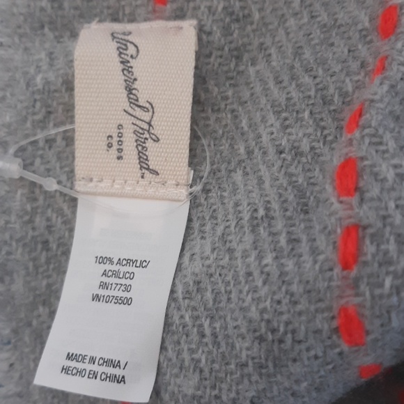 Universal Thread Scarf - Picture 2 of 3